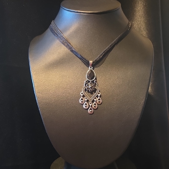 Facted Acrylic Black Rhinestone Chandelier Pendant Necklace - Picture 1 of 4